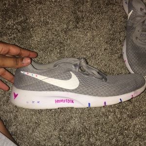 grey nike shoes